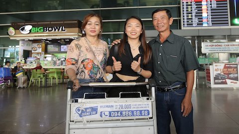 Huỳnh Như xây nhà 3 tầng, mua ô tô 'xịn' tặng bố mẹ